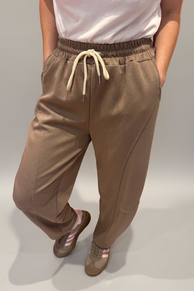 Cotton Barrel Joggers-5