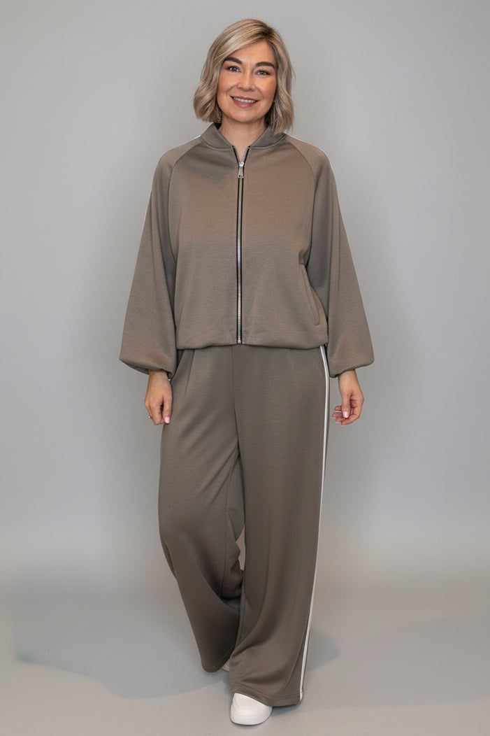 Stripe Tracksuit-13