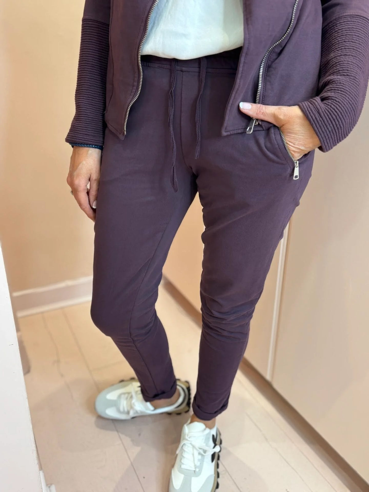 DECK Cotton Joggers-8