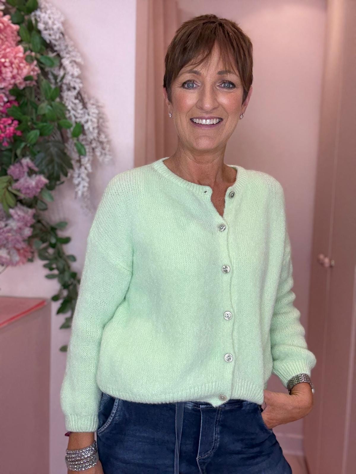 de2eaa4f-3461-4e83-8ddf-094a22b30e7b